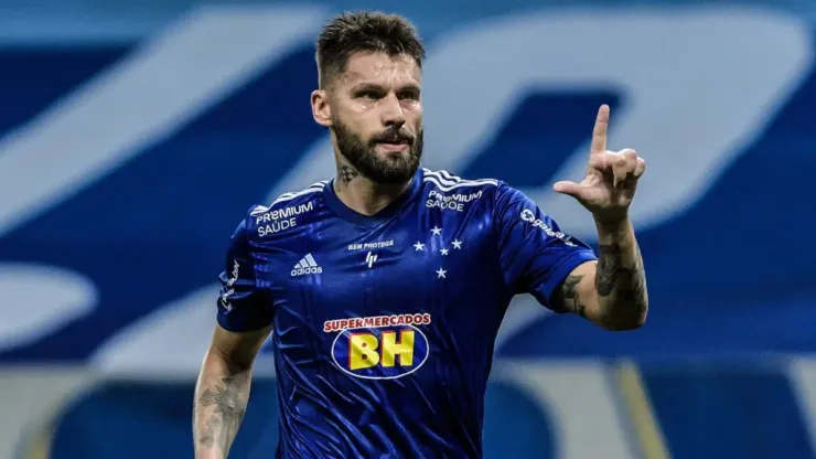 Rafael Sobis visita Cruzeiro e se impressiona com investimento de Pedro Lourenço
