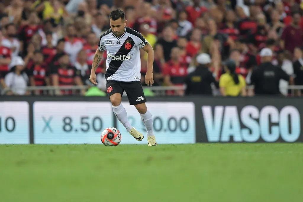 Jean David jogador do Vasco durante partida contra o Flamengo pelo campeonato Carioca 2025. Foto: Thiago Ribeiro/AGIF