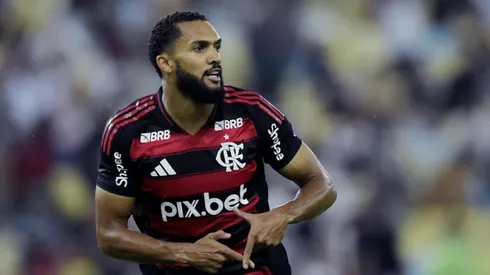 RJ – RIO DE JANEIRO – 12/03/2025 – CARIOCA 2025, FLUMINENSE X FLAMENGO – Juninho jogador do Flamengo comemora seu gol durante partida contra o Fluminense no estadio Maracana pelo campeonato Carioca 2025. Foto: Alexandre Loureiro/AGIF