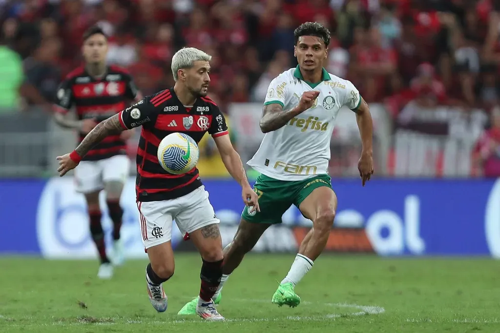 Flamengo x Palmeiras no Brasileirão 2024.