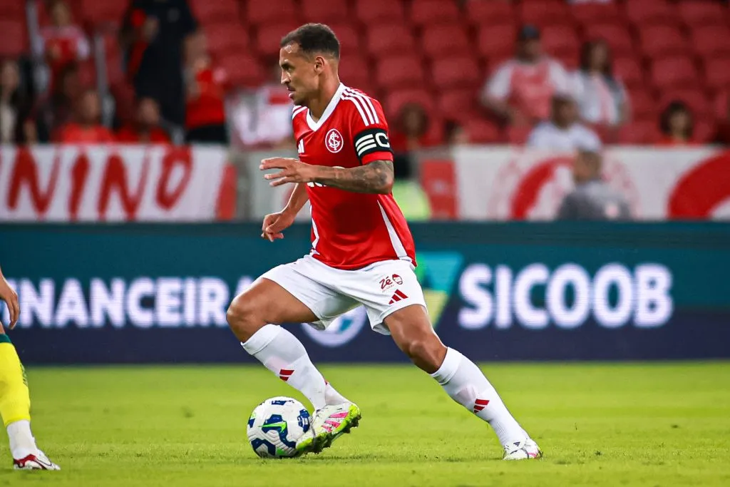 Alan Patrick jogador do Internacional durante partida contra o Mirassol no Beira-Rio pelo campeonato Brasileiro A 2025. Foto: Maxi Franzoi/AGIF