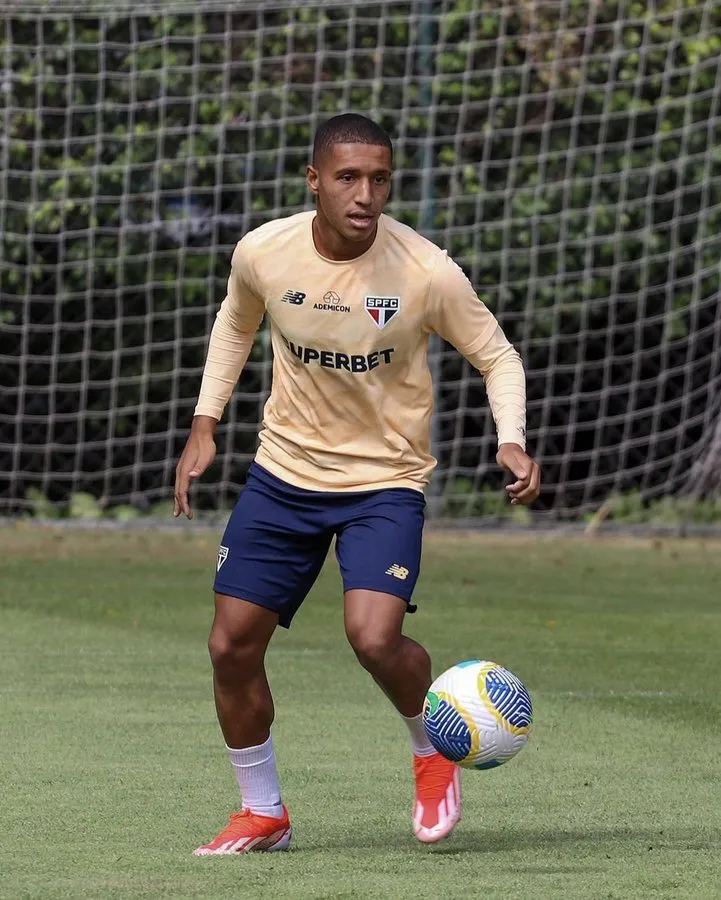 Henrique Carmo treinando no São Paulo – Foto: Reprodução/SPFC