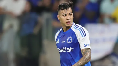 Kaio Jorge jogador do Cruzeiro durante partida contra o Flamengo no estadio Mineirao pelo campeonato Brasileiro A 2025. Foto: Gilson Lobo/AGIF