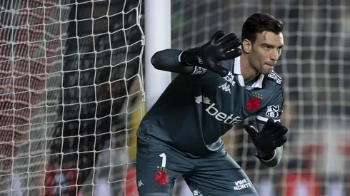 Léo Jardim goleiro do Vasco durante partida contra o Operário no estádio São Januário pelo campeonato Copa Do Brasil 2025. Foto: Jorge Rodrigues/AGIF