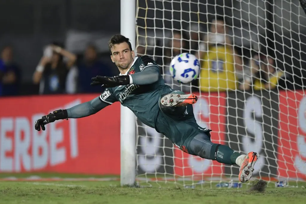 RJ – RIO DE JANEIRO – 20/05/2025 – COPA DO BRASIL 2025, VASCO X OPERARIO – Leo Jardim goleiro do Vasco durante partida contra o Operario no estadio Sao Januario pelo campeonato Copa Do Brasil 2025. Foto: Thiago Ribeiro/AGIF