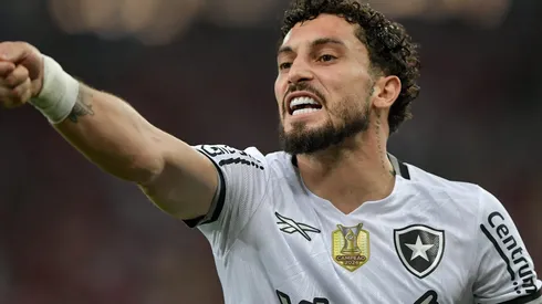 Alex Telles jogador do Botafogo