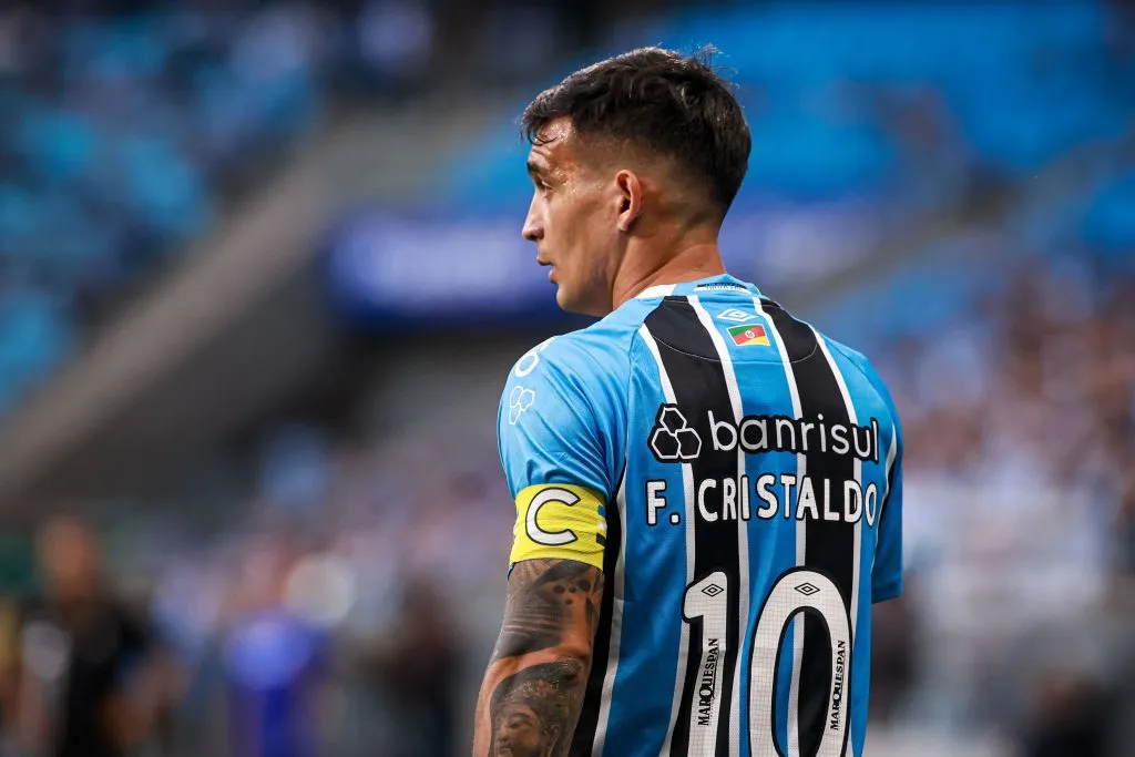 RS – PORTO ALEGRE – 04/05/2025 – BRASILEIRO A 2025, GREMIO X SANTOS – Franco Cristaldo jogador do Gremio durante partida contra o Santos no estadio Arena do Gremio pelo campeonato Brasileiro A 2025. Foto: Maxi Franzoi/AGIF
