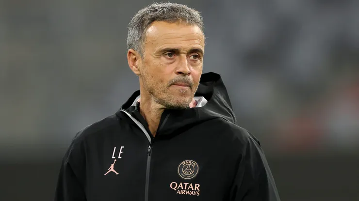 Luis Enrique durante confronto contra o Arsenal na Champions League 2024/25.