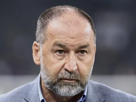 Diretor do Corinthians 'aparece' e revela conversa com Augusto Melo