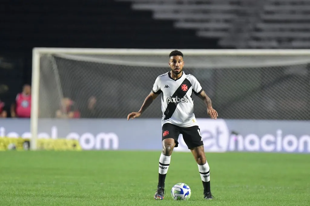 RJ – RIO DE JANEIRO – 08/07/2023 – BRASILEIRO A 2023, VASCO X CRUZEIRO – Jair jogador do Vasco durante partida contra o Cruzeiro no estadio Sao Januario pelo campeonato Brasileiro A 2023. Foto: Thiago Ribeiro/AGIF