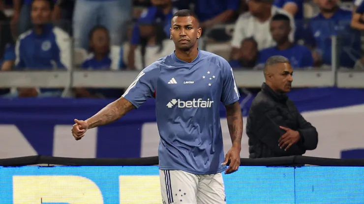 MG - BELO HORIZONTE - 24/07/2024 - BRASILEIRO A 2024, CRUZEIRO X JUVENTUDE - Walace jogador do Cruzeiro durante aquecimento antes da partida contra o Juventude no estadio Mineirao pelo campeonato Brasileiro A 2024. Foto: Gilson Lobo/AGIF