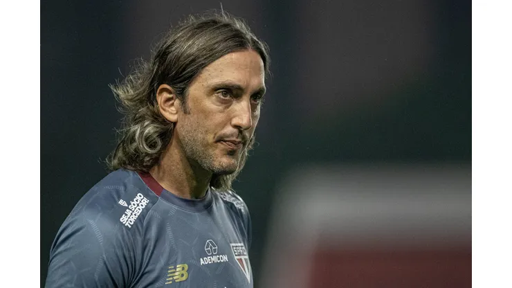 Luis Zubeldia técnico do São Paulo durante partida contra o Nautico no estadio Aflitos pelo campeonato Copa Do Brasil 2025.