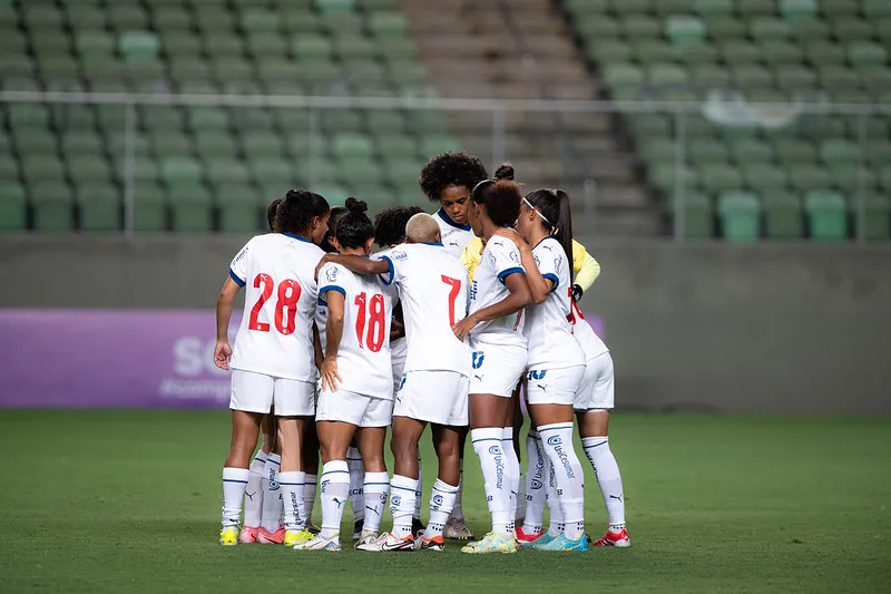 Jogadoras do Bahia antes de partida da equipe (Reprodução/Alê Torres/Staff Images Woman/CBF)