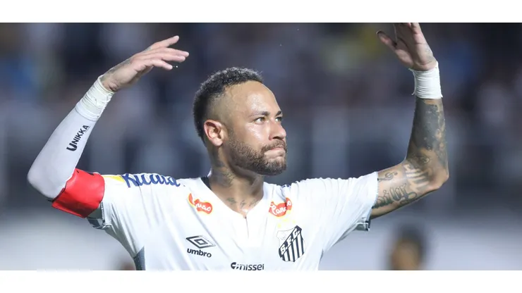 Neymar em partida pelo Santos. Foto: Reinaldo Campos/AGIF