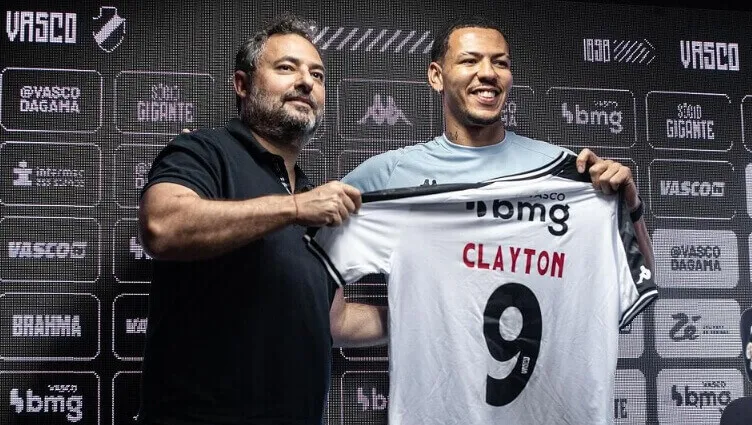 Clayton Silva, quando foi apresentado ao Vasco, em 2024.