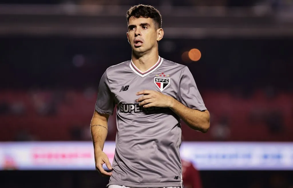 SP – SAO PAULO – 24/05/2025 – BRASILEIRO A 2025, SAO PAULO X MIRASSOL –  Oscar jogador do Sao Paulo durante aquecimento antes da partida contra o Mirassol no estadio Morumbi pelo campeonato Brasileiro A 2025.  Foto: Fabio Giannelli/AGIF