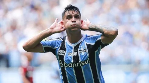 Cristaldo comemorando pelo Grêmio. Foto: Maxi Franzoi/AGIF