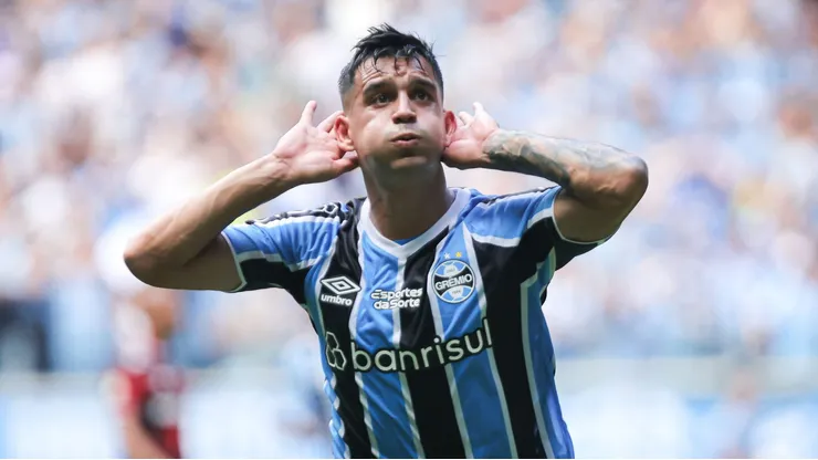 Cristaldo comemorando pelo Grêmio. Foto: Maxi Franzoi/AGIF