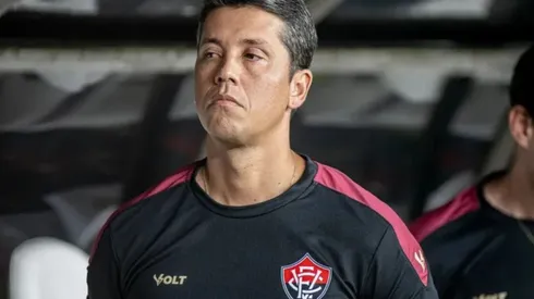 Thiago Carpini, técnico do Vitória (1)