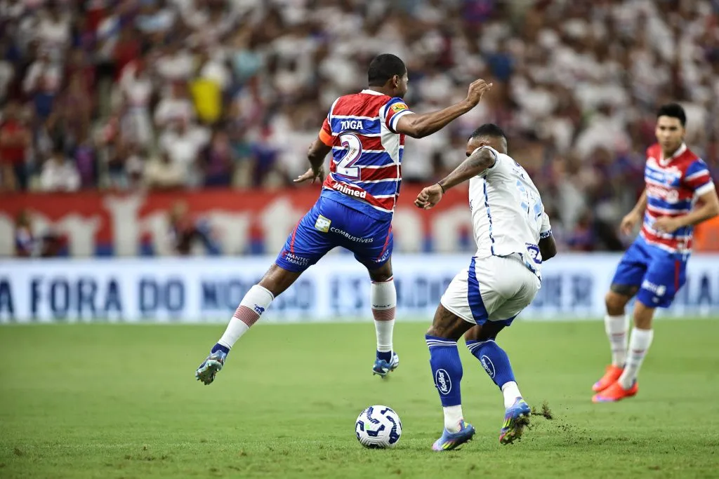 Tinga jogador do Fortaleza durante partida contra o Cruzeiro no estadio Arena Castelao pelo campeonato Brasileiro A 2025. Foto: Baggio Rodrigues/AGIF