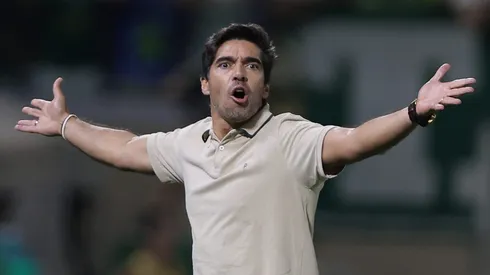 Decisão de Abel não agradou a torcida do Palmeiras.