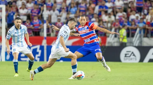 Jogador do Fortaleza durante partida contra o Racing no estádio Arena Castelão pelo campeonato Copa Libertadores 2025. Foto: Baggio Rodrigues/AGIF