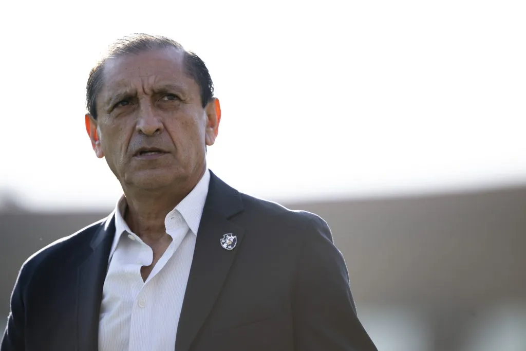 RJ – RIO DE JANEIRO – 27/04/2024 – BRASILEIRO A 2024, VASCO X CRICIUMA – Ramon Diaz tecnico do Vasco durante partida contra o Criciuma no estadio Sao Januario pelo campeonato Brasileiro A 2024. Foto: Jorge Rodrigues/AGIF