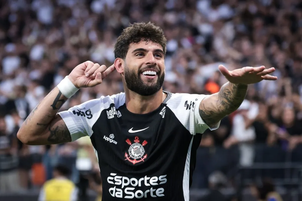 Yuri pretende ficar no Corinthians – Foto: Marcello Zambrana/AGIF.