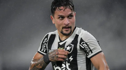 Artur durante confronto contra o Internacional no Brasileirão 2025.