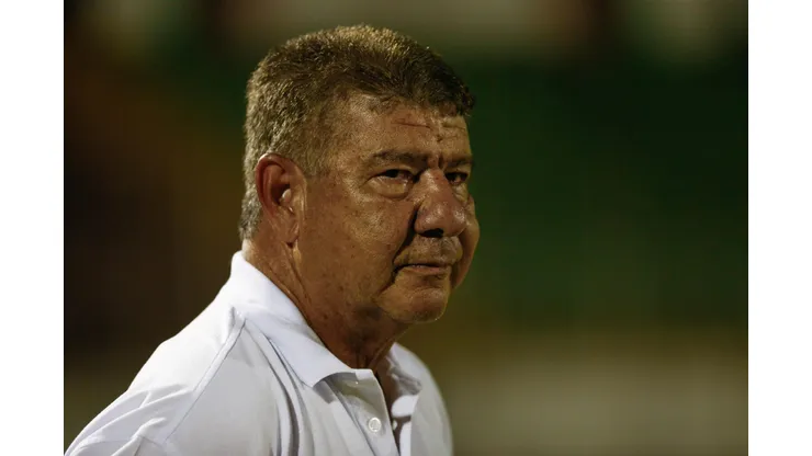 Joel Santana durante confronto entre Boa Vista e Portuguesa na Copa do Brasil de 2017.