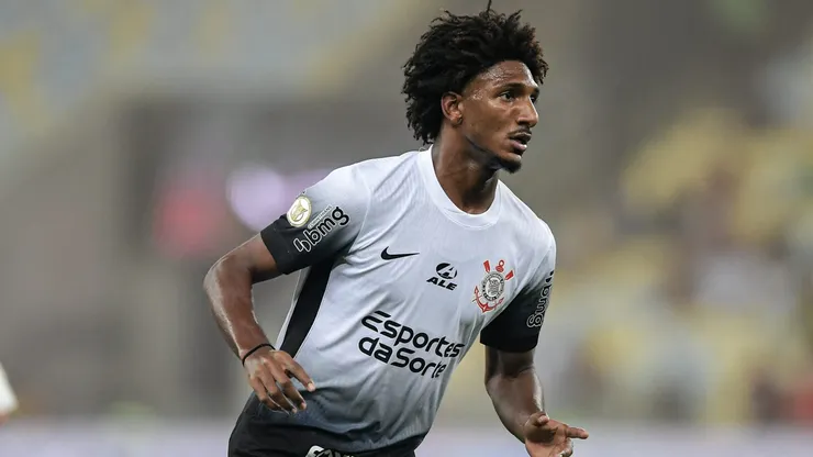 Talles Magno jogador do Corinthians durante partida contra o Fluminense no estadio Maracana pelo campeonato Brasileiro A 2024.