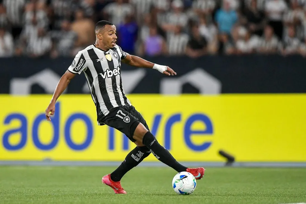 Marlon Freitas, volante do Botafogo. Foto: Thiago Ribeiro/AGIF