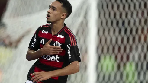 Matheus Gonçalves, meia do Flamengo. Thiago Ribeiro/AGIF