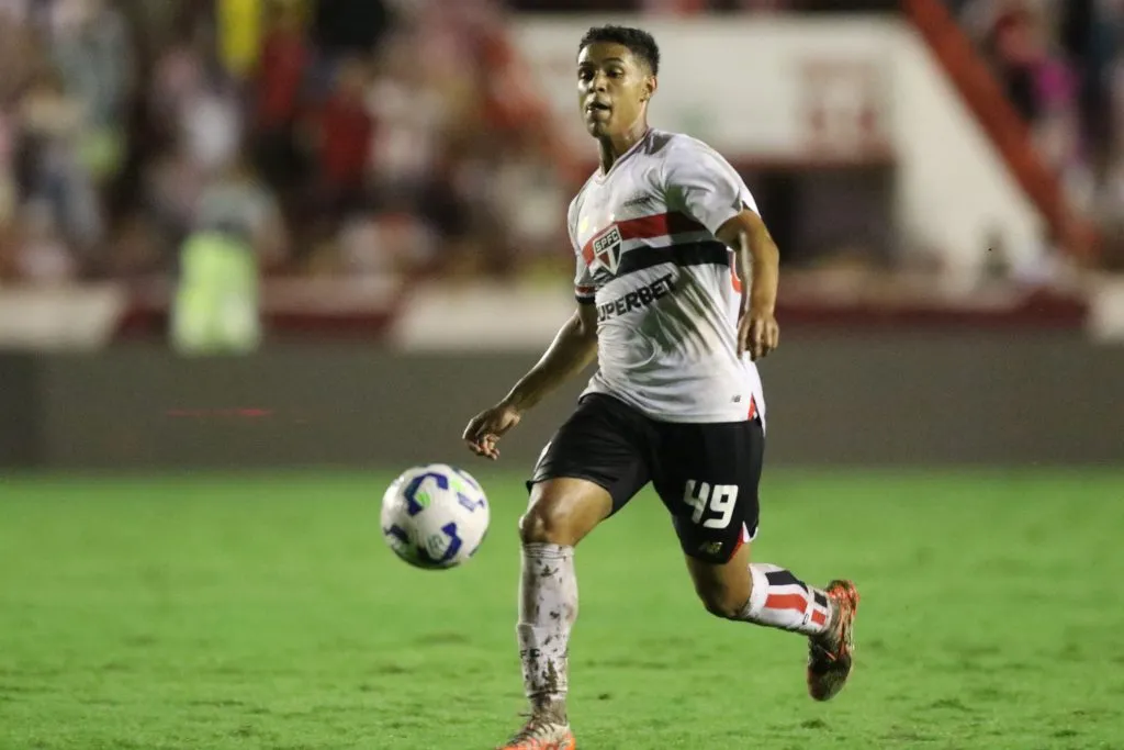 Ryan Francisco jogador do São Paulo durante a partida entre Náutico pela Copa do Brasil 2025. Foto: Marlon Costa/AGIF