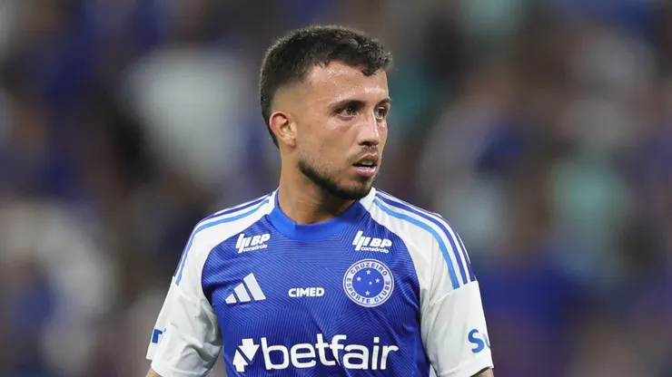 Matheus Henrique pode voltar em julho no Cruzeiro.