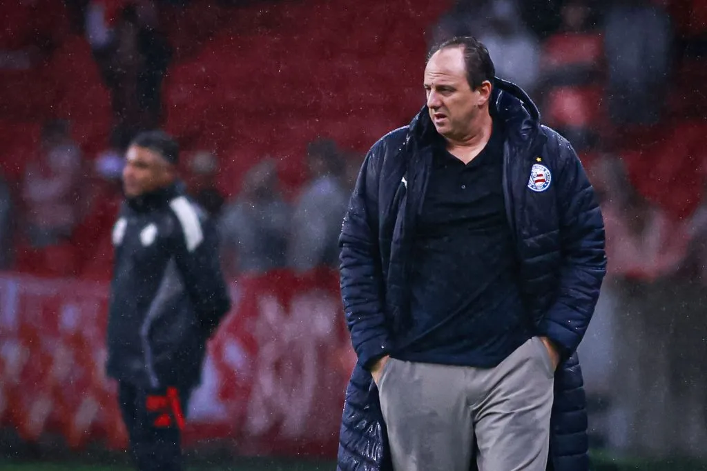 RS – PORTO ALEGRE – 28/05/2025 – COPA LIBERTADORES 2025, INTERNACIONAL X BAHIA – Rogerio Ceni tecnico do Bahia durante partida contra o Internacional no estadio Beira-Rio pelo campeonato Copa Libertadores 2025. Foto: Maxi Franzoi/AGIF