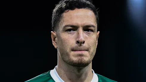 Aníbal Moreno jogador do Palmeiras durante execução do hino nacional antes da partida contra o Ceará no estádio Arena Allianz Parque pelo campeonato Copa Do Brasil 2025. Foto: Fabio Giannelli/AGIF