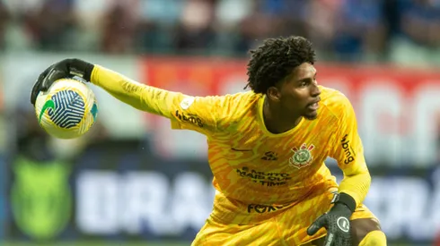 Hugo Souza jogador do Corinthians durante partida contra o Bahia no estadio Fonte Nova pelo campeonato Brasileiro A 2024.