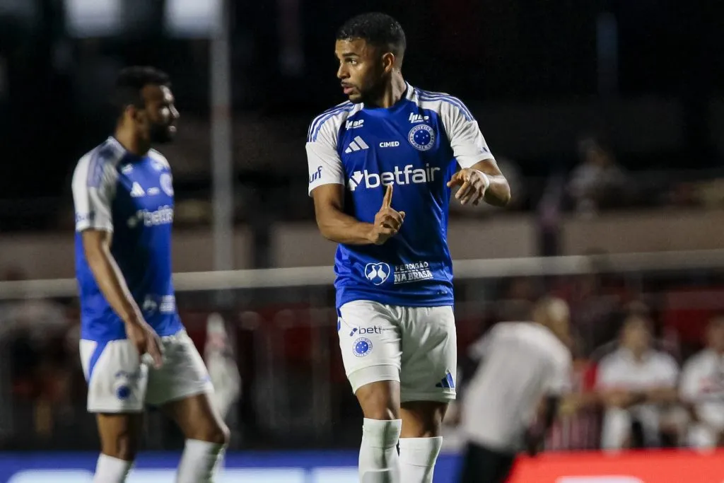 SP – SAO PAULO – 13/04/2025 – BRASILEIRO A 2025, SAO PAULO X CRUZEIRO – Wanderson jogador do Cruzeiro durante partida contra o Sao Paulo no estadio Morumbi pelo campeonato Brasileiro A 2025. Foto: Marco Miatelo/AGIF