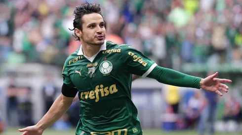 Raphael Veiga jogador do Palmeiras comemora seu gol durante partida contra o Fortaleza no estadio Arena Allianz Parque pelo campeonato Brasileiro A 2024.