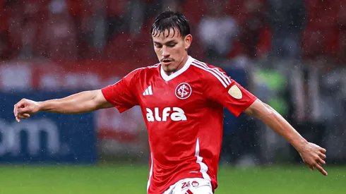 RS – PORTO ALEGRE – 28/05/2025 – COPA LIBERTADORES 2025, INTERNACIONAL X BAHIA – Alexandro Bernabei jogador do Internacional durante partida contra o Bahia no estadio Beira-Rio pelo campeonato Copa Libertadores 2025. Foto: Maxi Franzoi/AGIF