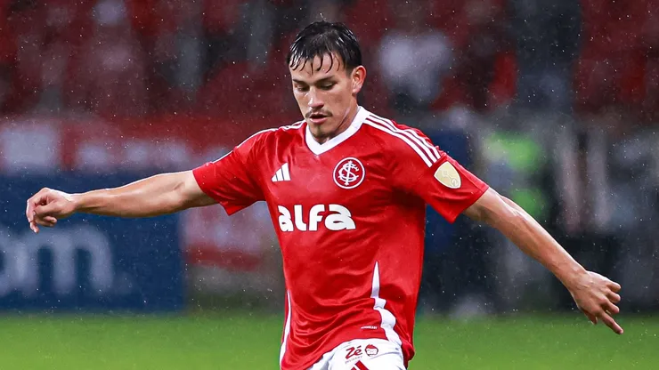 RS - PORTO ALEGRE - 28/05/2025 - COPA LIBERTADORES 2025, INTERNACIONAL X BAHIA - Alexandro Bernabei jogador do Internacional durante partida contra o Bahia no estadio Beira-Rio pelo campeonato Copa Libertadores 2025. Foto: Maxi Franzoi/AGIF