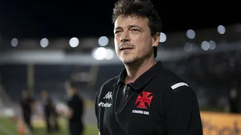 RJ – RIO DE JANEIRO – 17/05/2025 – BRASILEIRO A 2025, VASCO X FORTALEZA – Fernando Diniz tecnico do Vasco durante partida contra o Fortaleza no estadio Sao Januario pelo campeonato Brasileiro A 2025. Foto: Jorge Rodrigues/AGIF