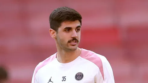 LONDON, ENGLAND – APRIL 28: Lucas Beraldo of Paris Saint-Germain looks on during a training session ahead of their UEFA Champions League 2024/25 semi final first leg match at Emirates Stadium on April 28, 2025 in London, England. (Photo by Alex Davidson/Getty Images)