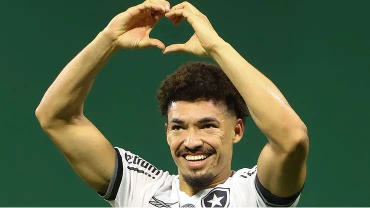 - Adryelson jogador do Botafogo