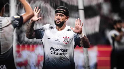 SP – SAO PAULO – 02/03/2025 – PAULISTA 2025, CORINTHIANS X MIRASSOL – Memphis Depay jogador do Corinthians comemora seu gol durante partida contra o Mirassol no estadio Arena Corinthians pelo campeonato Paulista 2025. Foto: Leonardo Lima/AGIF
