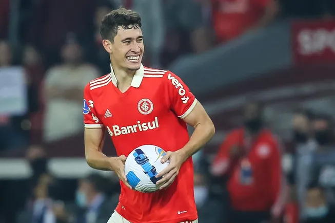 Rodrigo Dourado, ex-Internacional. Foto: Pedro H. Tesch/AGIF