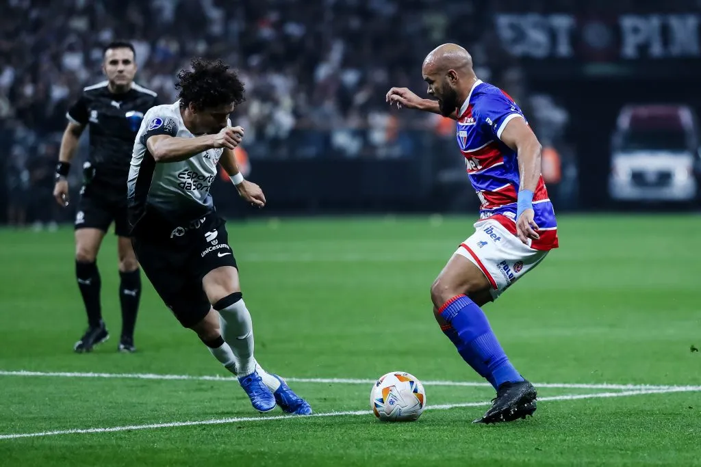 Zé Welison jogador do Fortaleza durante partida contra o Corinthians – . Foto: Marco Miatelo/AGIF