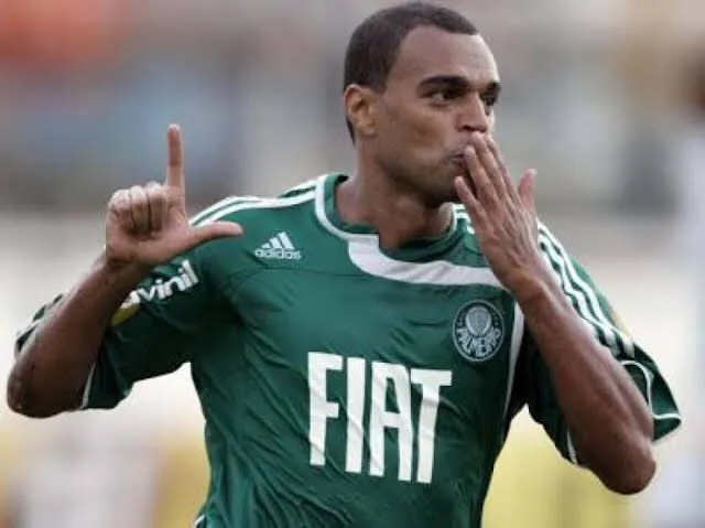 Denílson, em sua passagem pelo Palmeiras