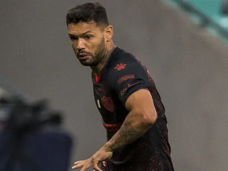 Athletico-PR mostra interesse no centroavante Carlos Júnior, do Al-Shabab